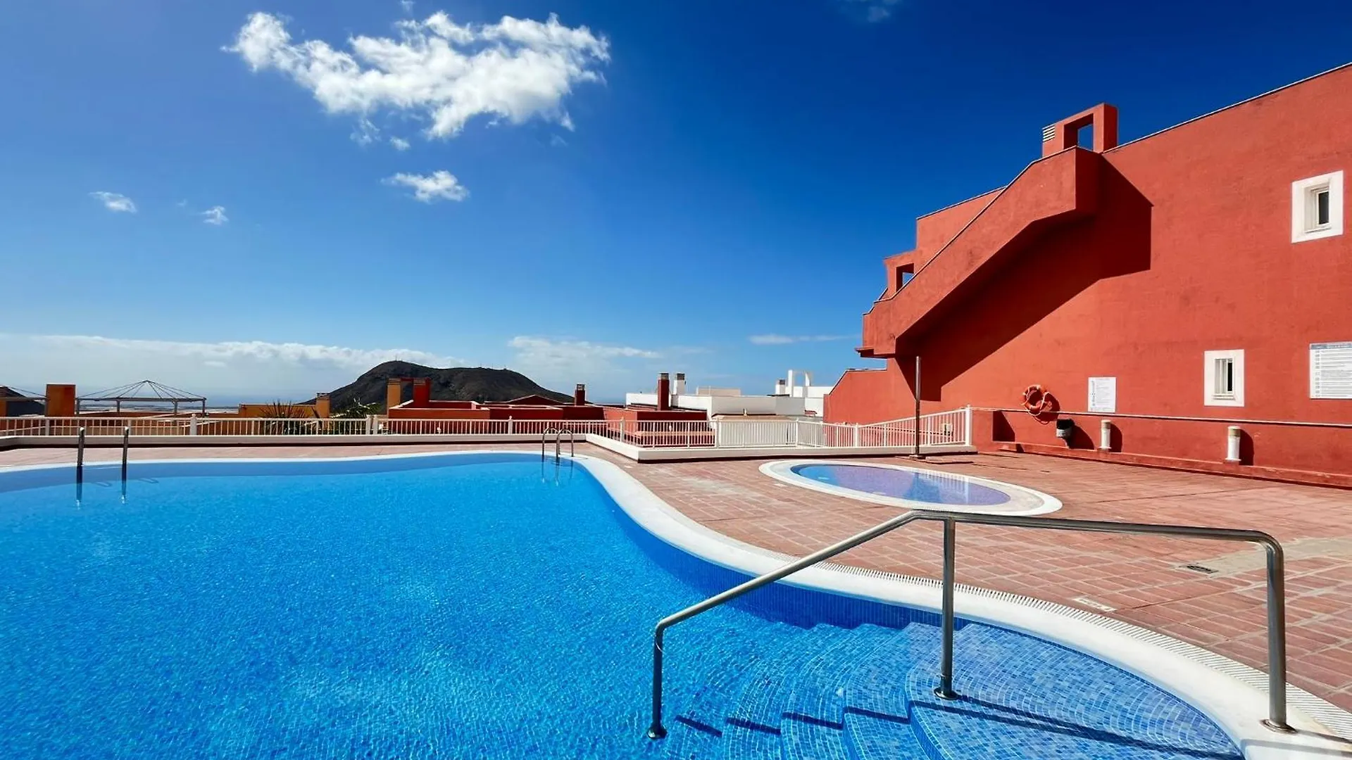 Cozy Two-Bedrooms Apartment With Big Terrace And Ocean View Chayofa Spain